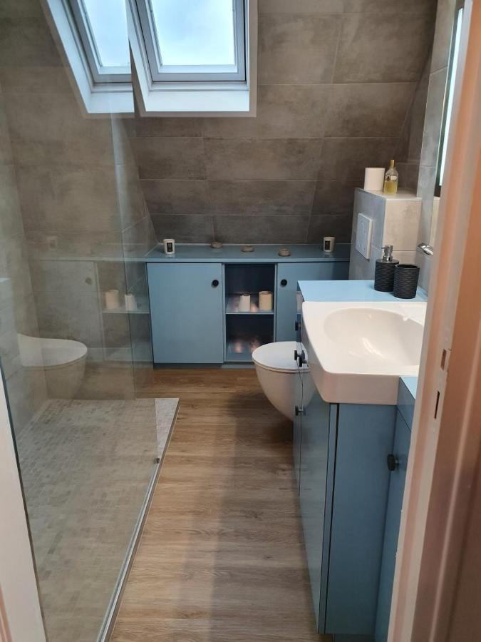 Bel Appartement Ensoleille En Ville Pont-Évêque المظهر الخارجي الصورة